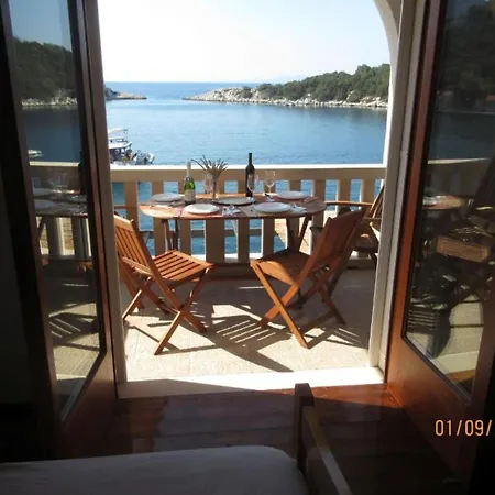With Terrace And Sea View 2 Lejlighed Lastovo